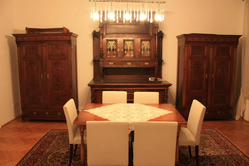Apartment Schonbrunn Vienna